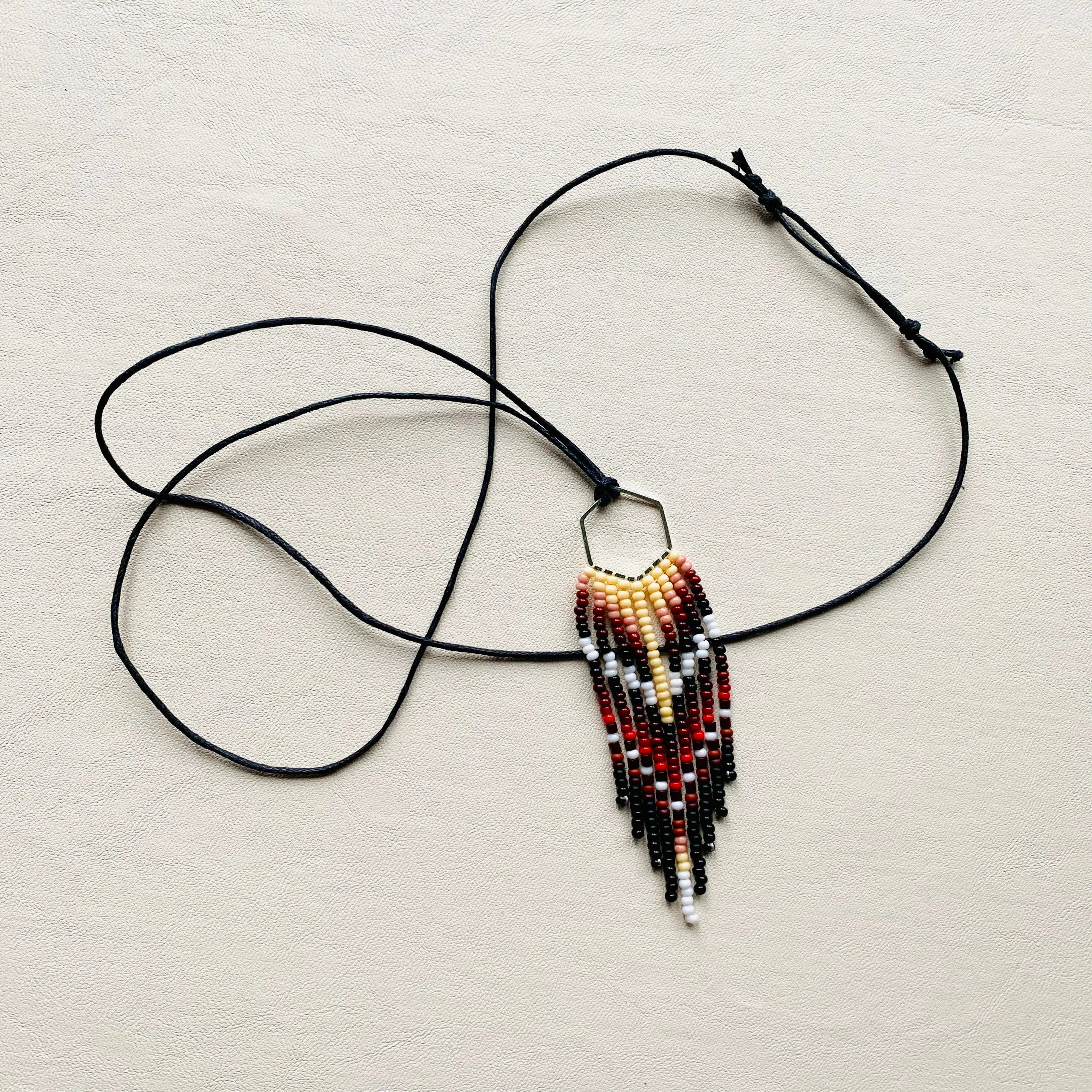 Colorful Seed Bead Feather Choker Necklace, Fringe Indigenous Necklace Native inspired, Boho necklace, Hippie necklace, Red Brown Beige Black necklace, Western necklace, Ethnic necklace, Bohemian Necklace