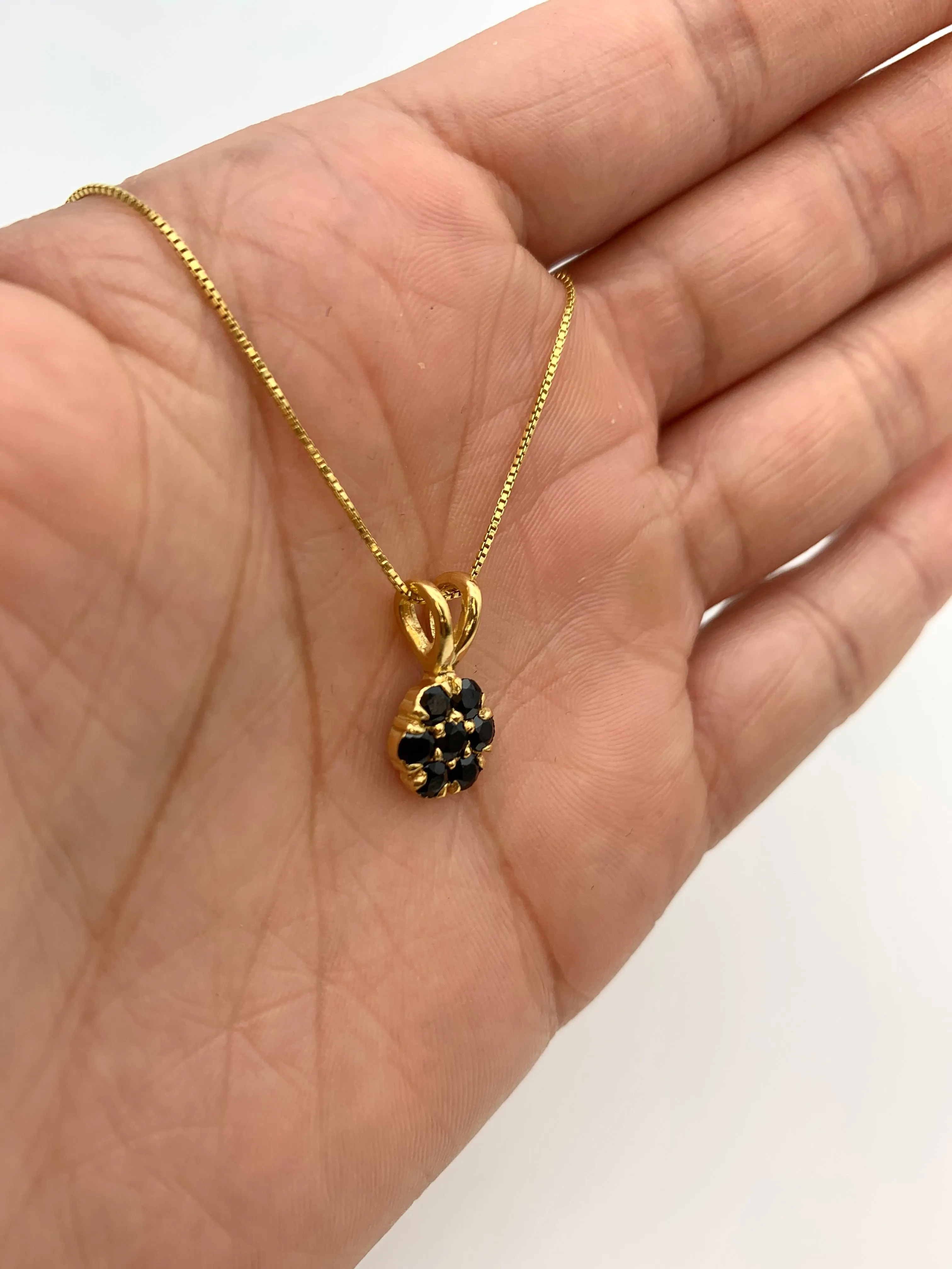 Gold Onyx Necklace - Flower Onyx Pendant - Gold Daisy Necklace