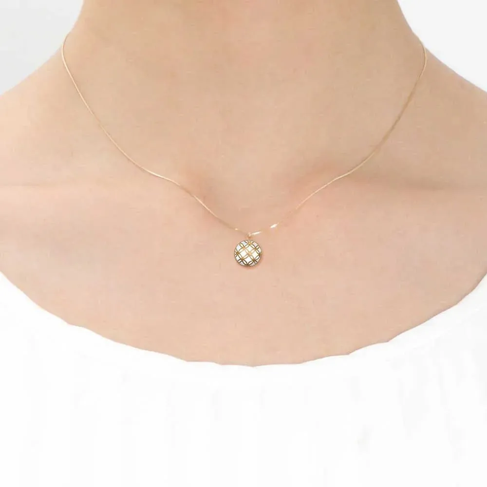 Maki-e Urushi Lacquer Pendant Necklace - White South Sea Pearl Shell / Shippo (Interlocking Circles Pattern) -, Traditional Japanese Urushi Lacquer Jewelry